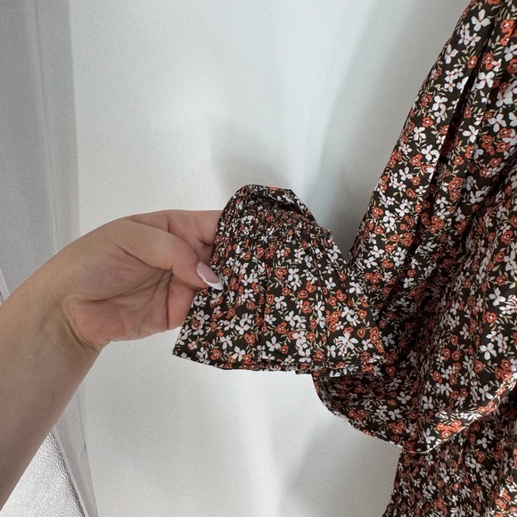 Steele. Floral Long Sleeve Front Button Up Full Length Top - Picture 4 of 4